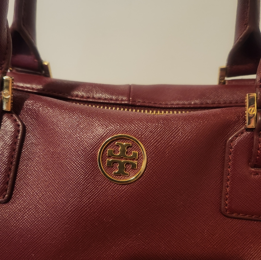 Hand Bag - Picture 5 of 16